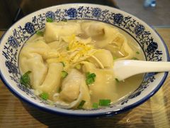 鸡汤三鲜大馄饨-绿杨馄饨店(湖滨新天地店)