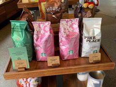 零售区-星巴克(迪士尼小镇店)