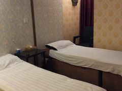 -东方亮足道(中国红街店)