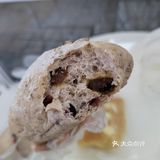 城市花园里的价格美丽面包店