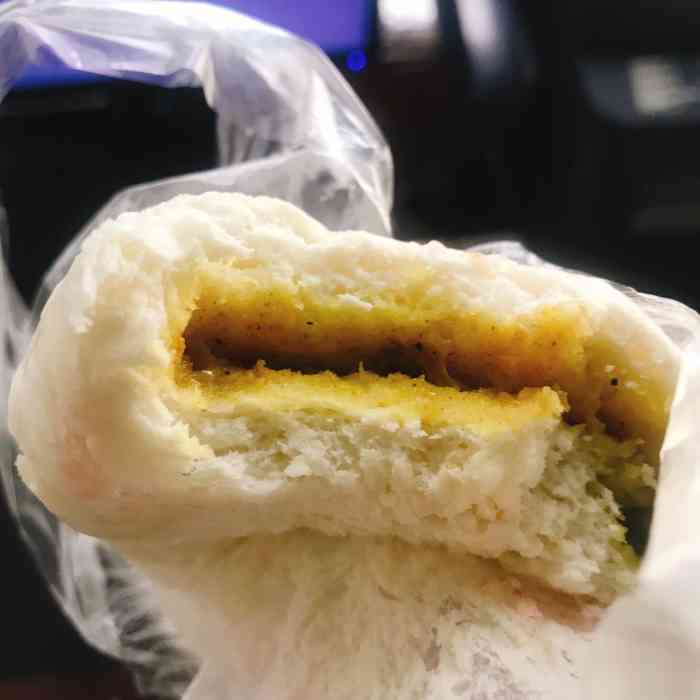 哈哈哈 要的咖喱鸡肉和香菇的 性价比真的很高 还有他家的香菇丝夹馍