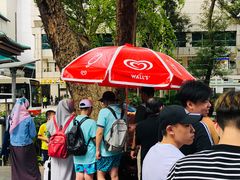 -詹爷爷乌节路街头冰淇淋