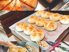 -亚洲国际大酒店·云顶阁旋转自助餐厅