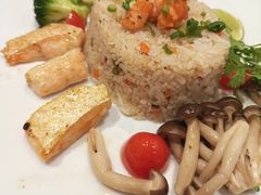 -Chom Cafe and Restaurant