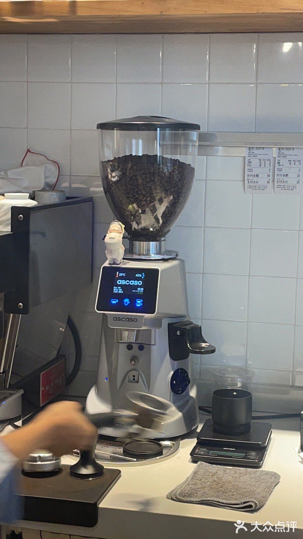 终于打卡网红咖啡店 满足