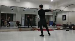 -单色舞蹈