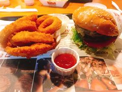 -The Habit Burger Grill 哈比特汉堡(复兴soho店)