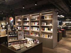 -光海书局(南京东路第一百货店)