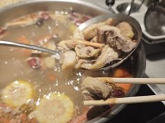 -尚尚仙·酸汤猪手·猪肚鸡火锅(华联万柳购物中心店)