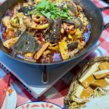 重庆火锅卷出新花样，火锅还能炒起吃。