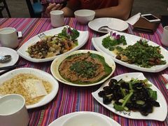 -香巴拉云南餐厅(华莱坞店)