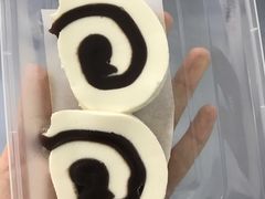 豆沙奶卷-牛姥姥牛奶酪