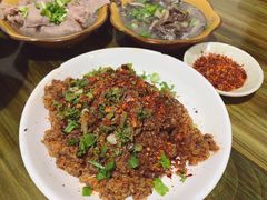 粉蒸肥肠-小杨翘脚牛肉
