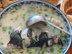 -美顺香食府鱼头老店(雪野湖店)