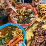 沈阳24k东北人盘腿坐热炕头撸个串