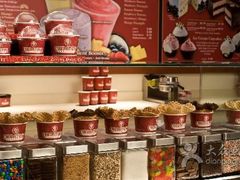 -Cold Stone Creamery(main street)