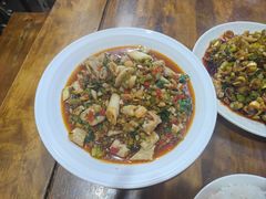 藿香肥肠-茅屋大酒店