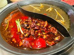 -鹿鸣山草本茶香火锅(园西路店)