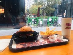 -The Habit Burger Grill 哈比特汉堡(复兴soho店)