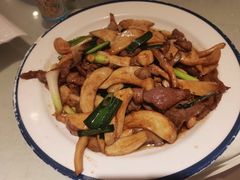 杂菇水煮黄牛肉-顺丰轩园林酒家(天河店)