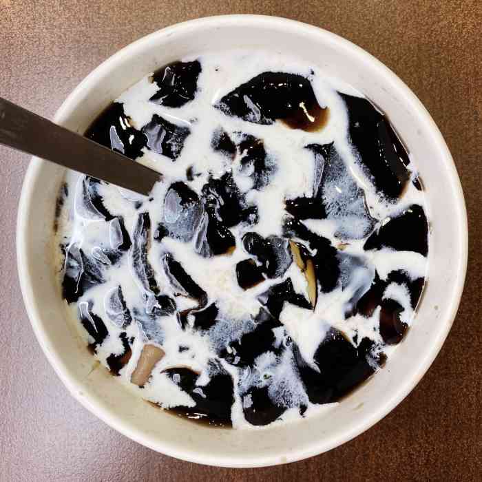 黑丸嫩仙草-"很好吃的芋圆 非常q弹 软糯的程度刚刚好.