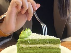 芒果抹茶奶油奶酥蛋糕-black rainbow coffee