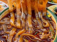 -拈签一笑黄牛肉辣卤串串