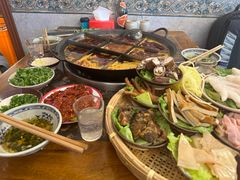 -艾嬢七八九老火锅(37年李子坝店)