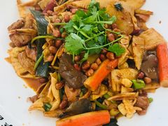 酱香香锅-拿渡·水煮鱼麻辣香锅(王府井奥莱·香江小镇店)