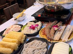 -鲜入围煮花胶鸡海鲜火锅