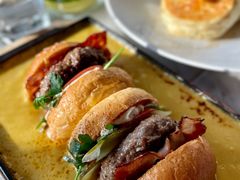 飞毯芝士浓酱铁板烧汉堡-the rug 飞毯 (朝阳公园店)