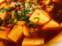 麻婆豆腐烩牛筋-阿里家·新疆烤肉酒場 by MIG