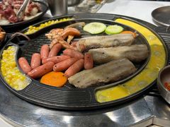 -山野的朋友露营炭火烤肉