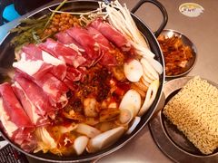 部队锅-MI WU FACTORY米屋美食工厂餐厅(绿地店)
