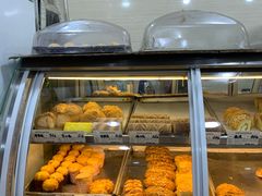 面包甜点陈列柜-美嘉华面包西饼店(红胜坊店)
