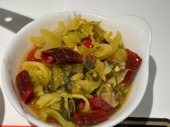 老坛酸菜（免费）-烹然四季椰子鸡火锅(姚家园万象汇店)