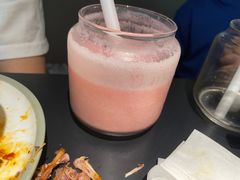 草莓奶昔-麻六记(凤凰汇店)