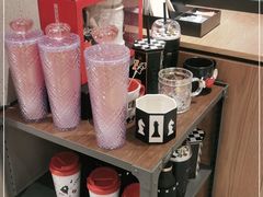 零售区-星巴克(广州淘金路店)