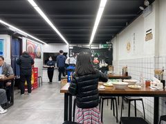 大堂-小狗面馆·杭帮拌川·片儿川(大沽路店)