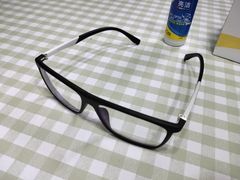 -美式眼镜·授权蔡司.依视路.尼康.豪雅.明月(人民广场店)