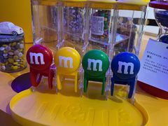 -m豆巧克力世界(上海世茂广场店)