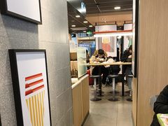 -麦当劳(轻轨曹杨路店)