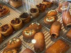 -VERIE BAKEHOUSE