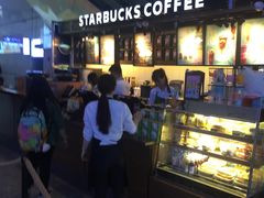 -星巴克(上海虹桥站2A检票口)