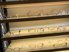 -LOGO眼镜·蔡司品牌折扣店(龙华清湖店)