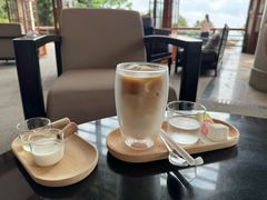 -亚龙湾喜来登·美景台大堂吧