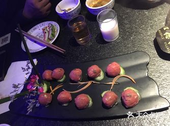 味道很赞的一家！生意也很火爆。不比海底捞差哦！