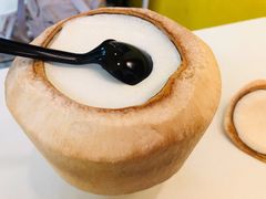 -志龙皇冠吃货椰子铺