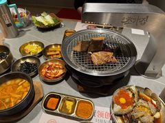 -草家酱蟹炭火烤肉店(珲春南路一店)