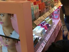 -4iNLOOK美瞳店(中山公园龙之梦店)